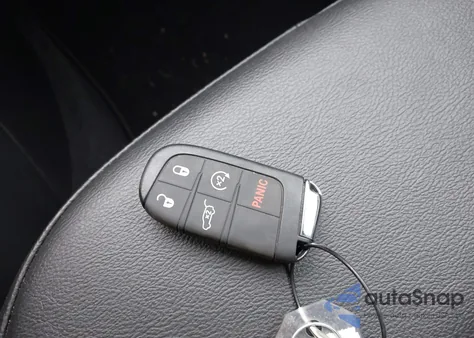 2026 Jeep Compass Limited z USA, uszkodzony, nr VIN 3C4NJDCN8TT177971